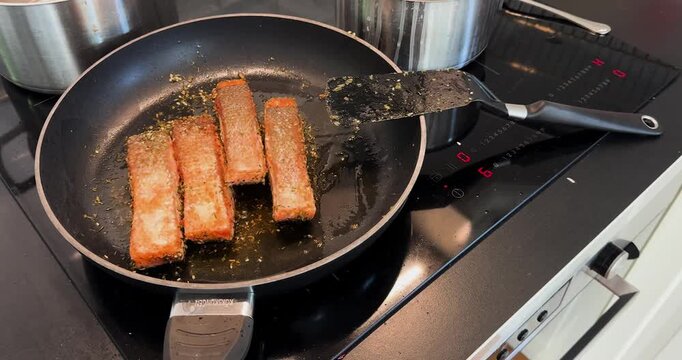 frying pan with fish