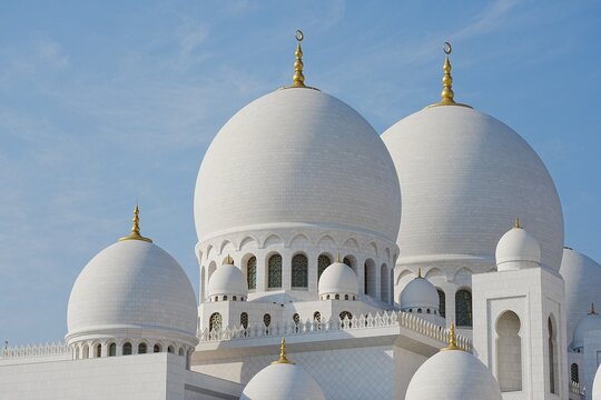 sheikh zayed mosque in abu dhabi united arab emirates