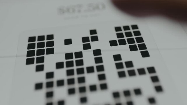 Payment by scanning the QR code, user taps to regenerate the code