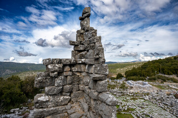 Fototapeta premium Adada is an ancient city and archaeological site in ancient Pisidia, north of Selge and east of Kestros River, near the village of Sağrak, in Isparta Province’s Sütçüler township. The location was ide