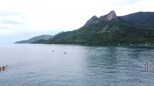 Kayaking in Saco do Mamangu&aacute; &ndash; Paraty &ndash; Brazil