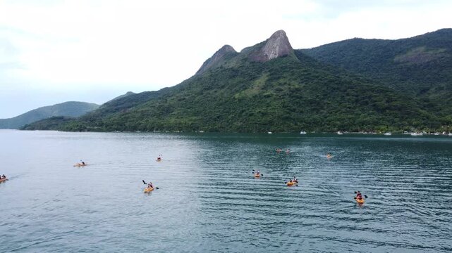 Kayaking in Saco do Mamangu&aacute; &ndash; Paraty &ndash; Brazil