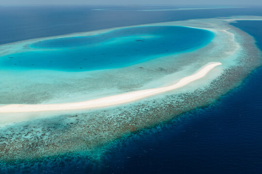 Aerial view of sandbar and ocean, Baa atoll, Maldives islands