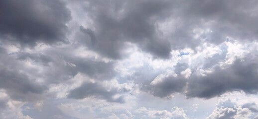 Fototapeta premium Dramatic Overcast Sky with Dark Storm Clouds