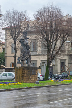 Bronze Statue Giuseppe Mazzini in Florence Italy