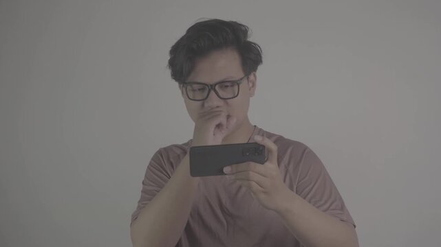 Southeast Asians watch football on their mobile phones with passion S-Log3, S-Gamut3.Cine