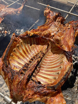 asando oveja a la parrilla con fuego de le&ntilde;a en una fiesta popular pa&iacute;s vasco legazpi IMG_1375-as26