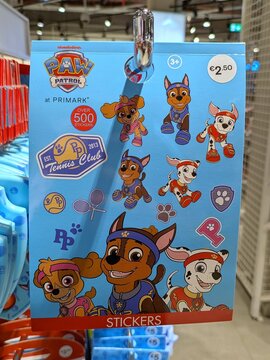 Pegatinas de perros de Paw Patrol de Nickelodeon en tienda Primark en Madrid, Espa&ntilde;a, 6 de marzo de 2026