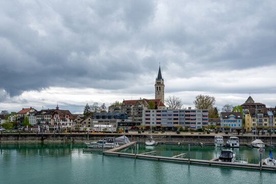 Port de Romanshorn un jour gris
