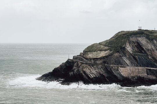 Photograph of waves hitting the rocks ub Ilfracombe, Devon