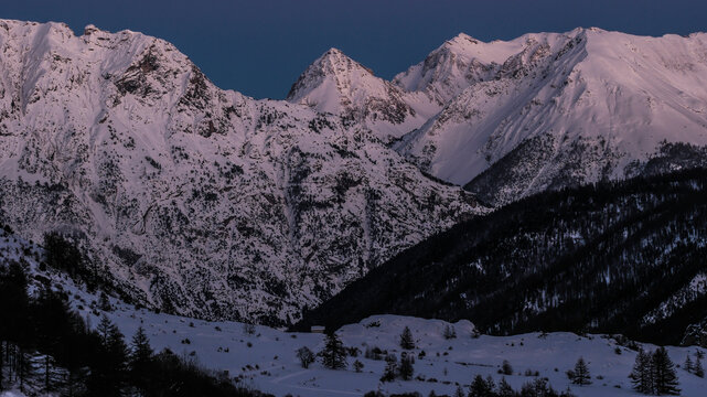 Snowshoeing in the Clar&eacute;e valley in winter - France