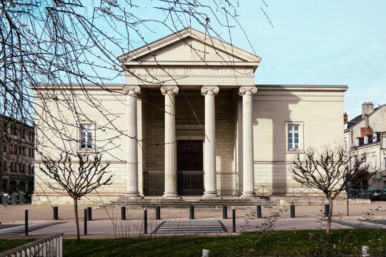 Palais de justice de P&eacute;rigueux