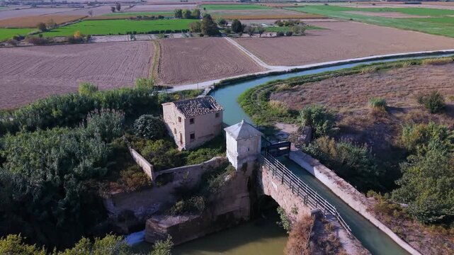 Tauste village, Ribera Alta del Ebro region, Zaragoza province, Aragon, Spain, Europe, 17 October 2025: Aerial view from a drone of the Las Trabas aqueduct in the Tauste Canal.