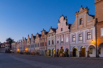 Obraz premium Colorful historic houses lining Zachariase z Hradce square in Telc