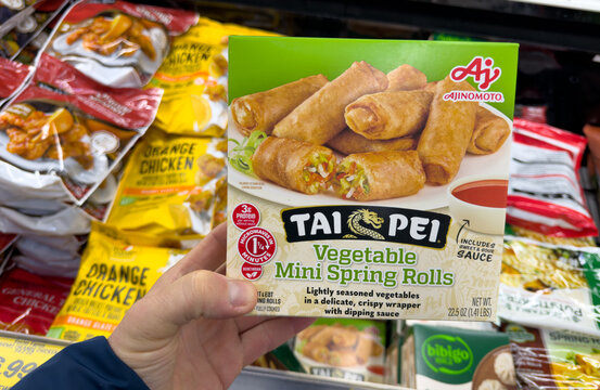 Ajinomoto Tai Pei Vegetable Mini Spring Rolls Frozen Food Box Grocery Aisle