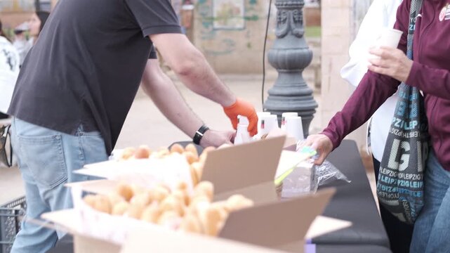 reparto de fartons y horchata