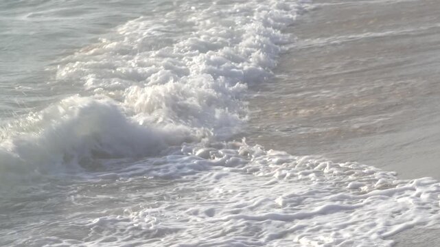 鳥取県の弓ヶ浜半島で荒れる春の日本海_10bit