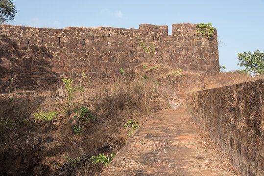 Bankot Fort or Himmatgad Fort or Fort Victoria, It was won by Maratha Koli Admiral[1] Kanhoji Angre in 1700 and named "Himmatgad". The fort is built by Lateritic rocks.