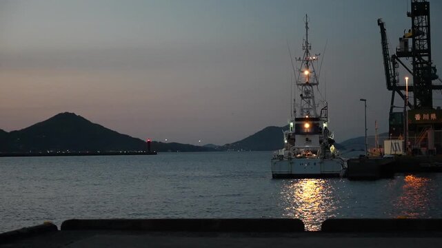 日本　瀬戸内海　夕暮れ