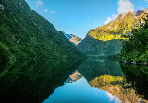 Doubtful sound reflections