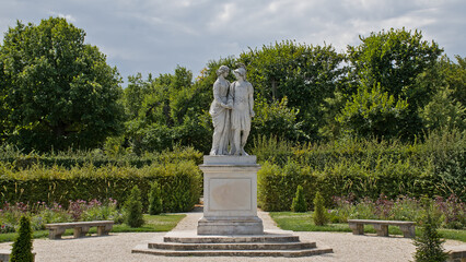 Marble sculpture of a roman couple in the gardens of Schonbrunn palace, Vienna, Austria  © Kristof Lauwers