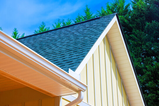 Roof design structure of house located under works process