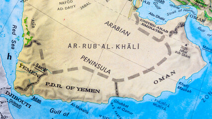 Obraz premium Strait of Hormuz and Bab el Mandeb Map Showing Global Oil and Shipping Chokepoints