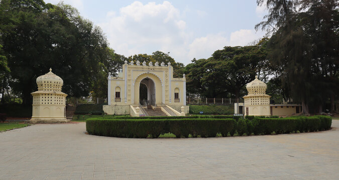  Exteriors of the Daria Daulat summer palace architecture built in Indo-Islamic style and the colorful frescoes in Srirangapatna, India.