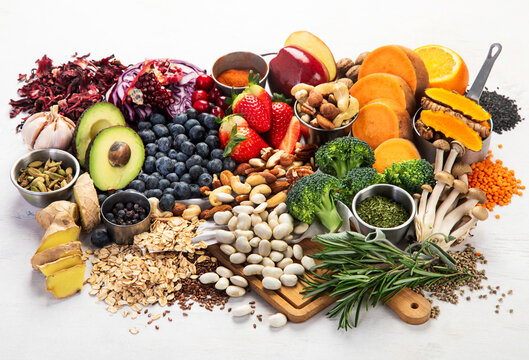Healthy foods high in antioxidants.