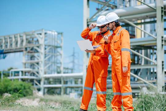 Professional Engineer Worker Working Service Maintenance Survey Oil and Gas Pipeline Construction