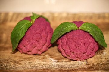 Eine appetitlich zubereitete Süßspeise, Kuchen.