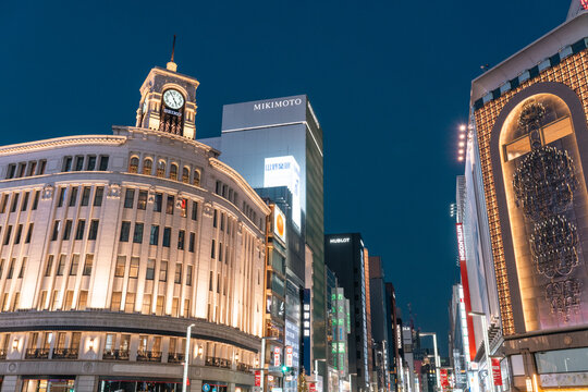 銀座の和光本館と中央通りの夜景
Night view of Wako building and Chuo-dori in Ginza, Tokyo