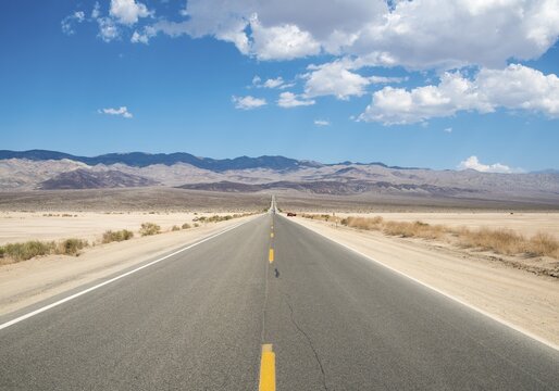 Highway 190, Death Valley National Park, California, USA