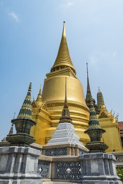 goldene Stupa, Phra Sri Rattana Chedi, Wat Phra Kaew, Temple of the Emerald Buddha, Royal Palace, Bangkok, Central Thailand, Thailand