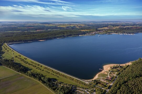 Large Brombach lake, reservoir, dam wall, front right bathing beach Allmansdorf, Franconian Lake District, Middle Franconia, Franconia, Bavaria, Germany