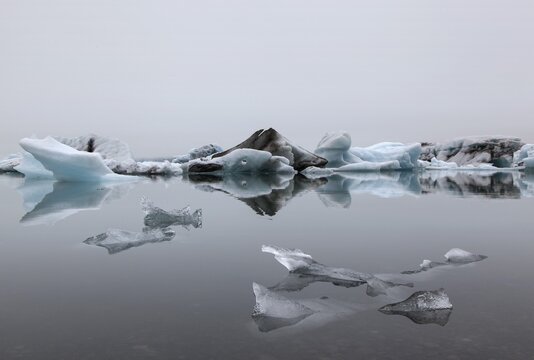 Ice, icebergs, J&ouml;kuls&aacute;rl&oacute;n glacial lake, lagoon, Iceland