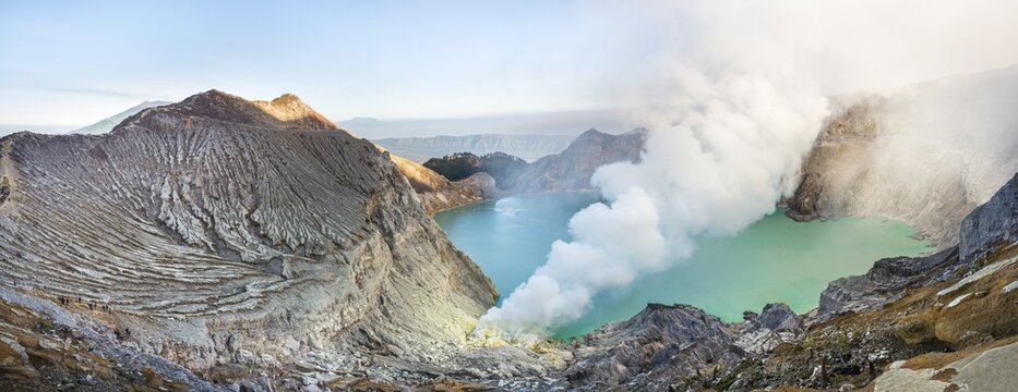 Volcano Kawah Ijen, volcanic craters with crater lake and steaming vents, morning light, Banyuwangi, Sempol, Eastern Java, Indonesia