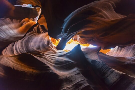 incidence of light in Sandstone Canyon, slot canyon, sandstone rock, Upper Antelope Canyon, Page, Navajo Nation, Arizona, USA