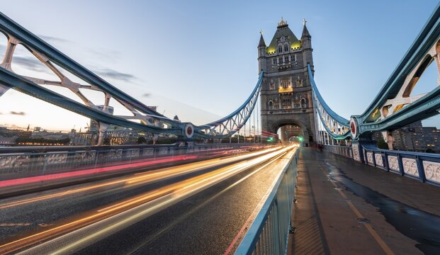 Tower Bridge in the evening, light traces of passing cars, London, England, Great Britain