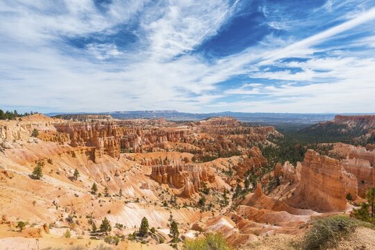 Bizarre landscape, reddish rocky landscape with fairy chimneys, sandstone formations, Bryce Canyon National Park, Utah, USA