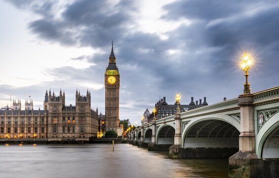 Westminster Bridge with Thames, Palace of Westminster, Houses of Parliament, Big Ben, Dusk, City of Westminster, London, England, UK