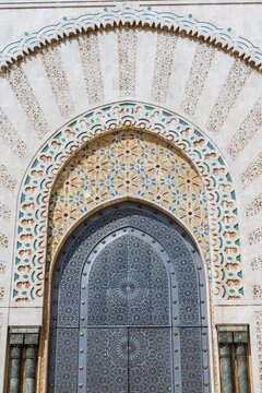 Decorated exterior wall, entrance gate with mosaic and ornament, Hassan II mosque, Grande Mosqu&eacute;e Hassan II, Moorish architecture, Casablanca, Morocco