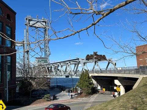 Vertical Lift Memorial Bridge Pedestrian Streets of Historic Downtown City Portsmouth Rockingham County New Hampshire NH Kittery Maine MN USA Seaport Old Buildings Summer Tourist Shop Piscataqua River