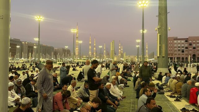Makkah Saudi Arabia 07 02 2026. Makkah Masjid al Haram 4K Portrait View, Pilgrims Performing Tawaf Around Holy Kaaba During Umrah and Hajj Near Clock Tower - Hajj 2026