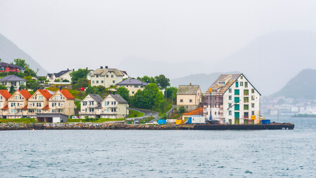 Sailing, Norwegian Sea, Hjorundfjord, Finnmark, Norway, Arctic town, Norwegian fjords