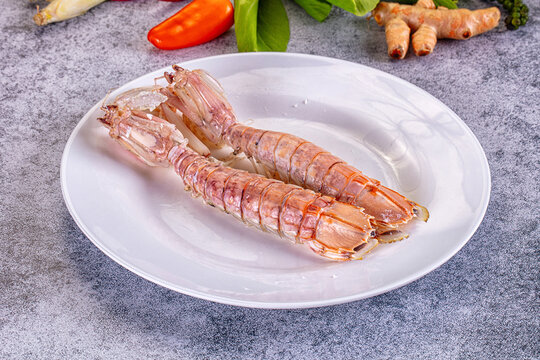 Gourmet boiled big Mantis shrimp