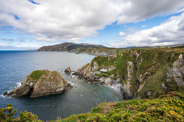 Fototapeta premium Coastal landscape with Loiba cliffs and old fisherman's hut, Galicia, Spain.