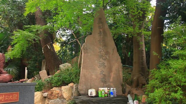真田幸村戦死跡之碑と真田幸村公之像