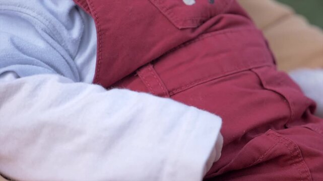 Bras de petit b&eacute;b&eacute;