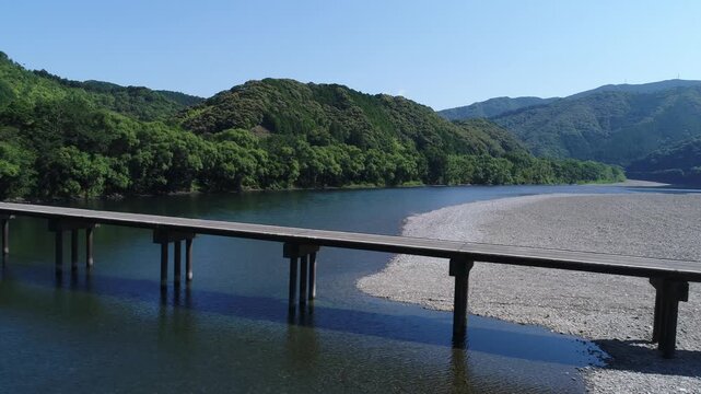勝間沈下橋